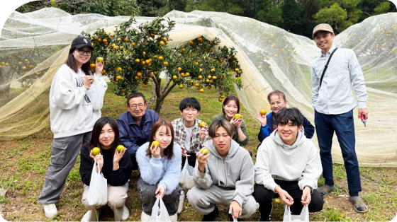 収穫体験 ～旬の果実を自分の手で～